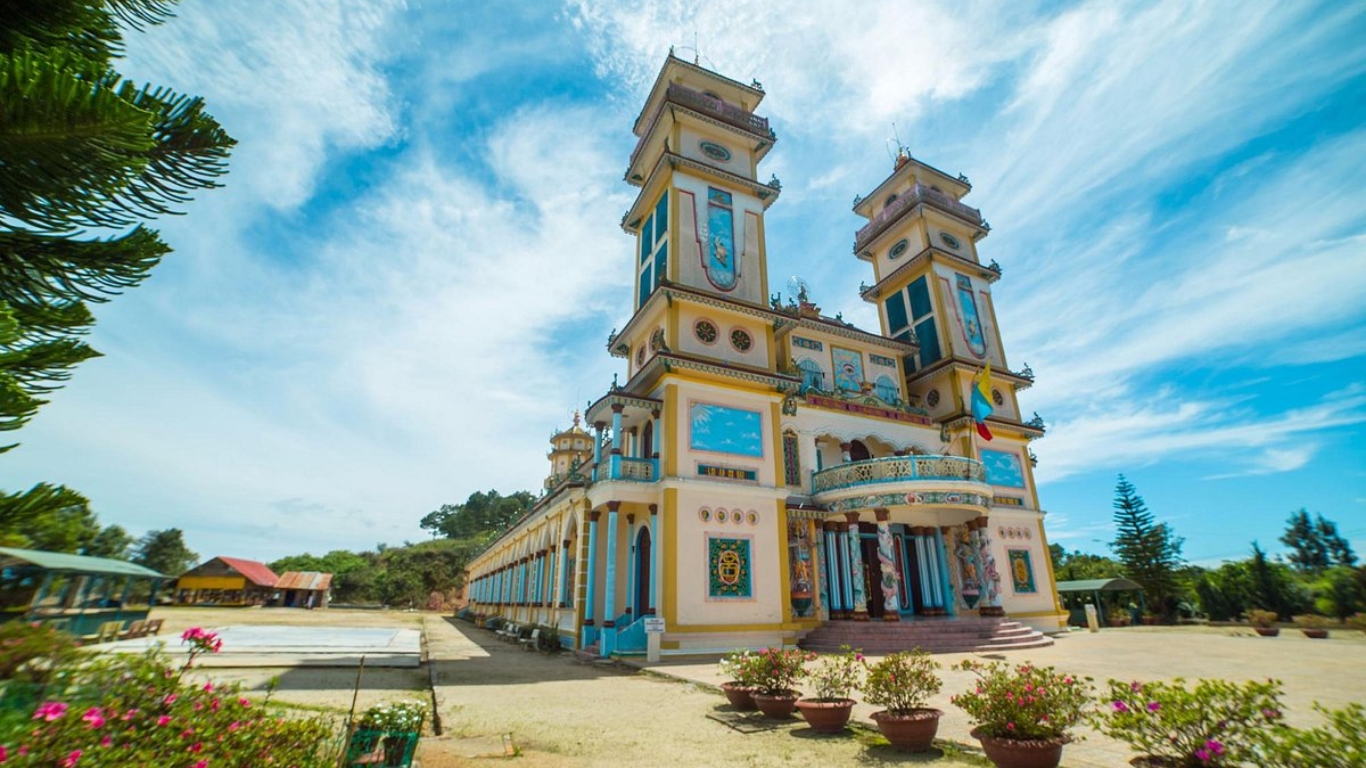 Cao Dai Temple (Image: TripAdvisor)