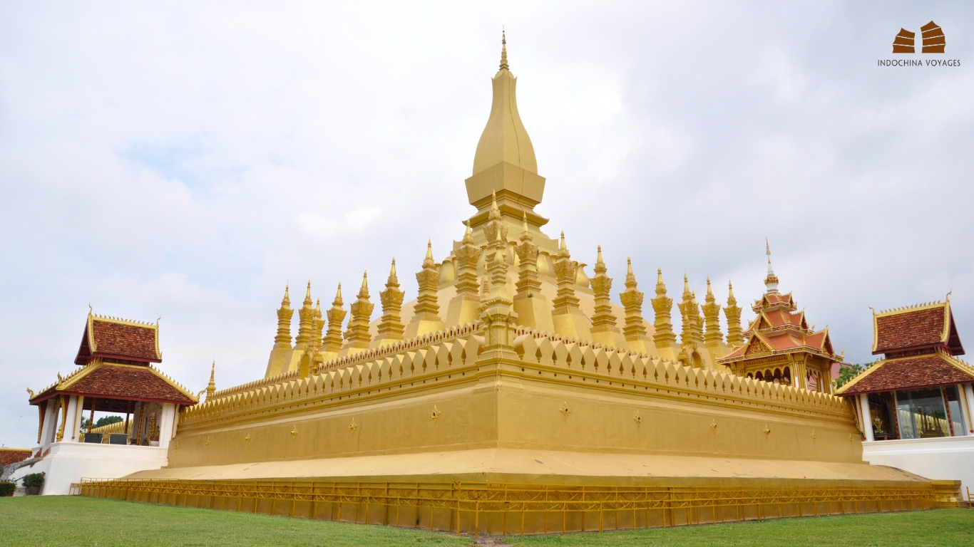 Incredible Pha That Luong - National symbol of Laos 