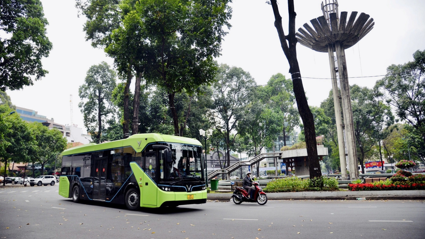 Local Bus in Saigon (Image: Bao Nguoi Lao Dong)
