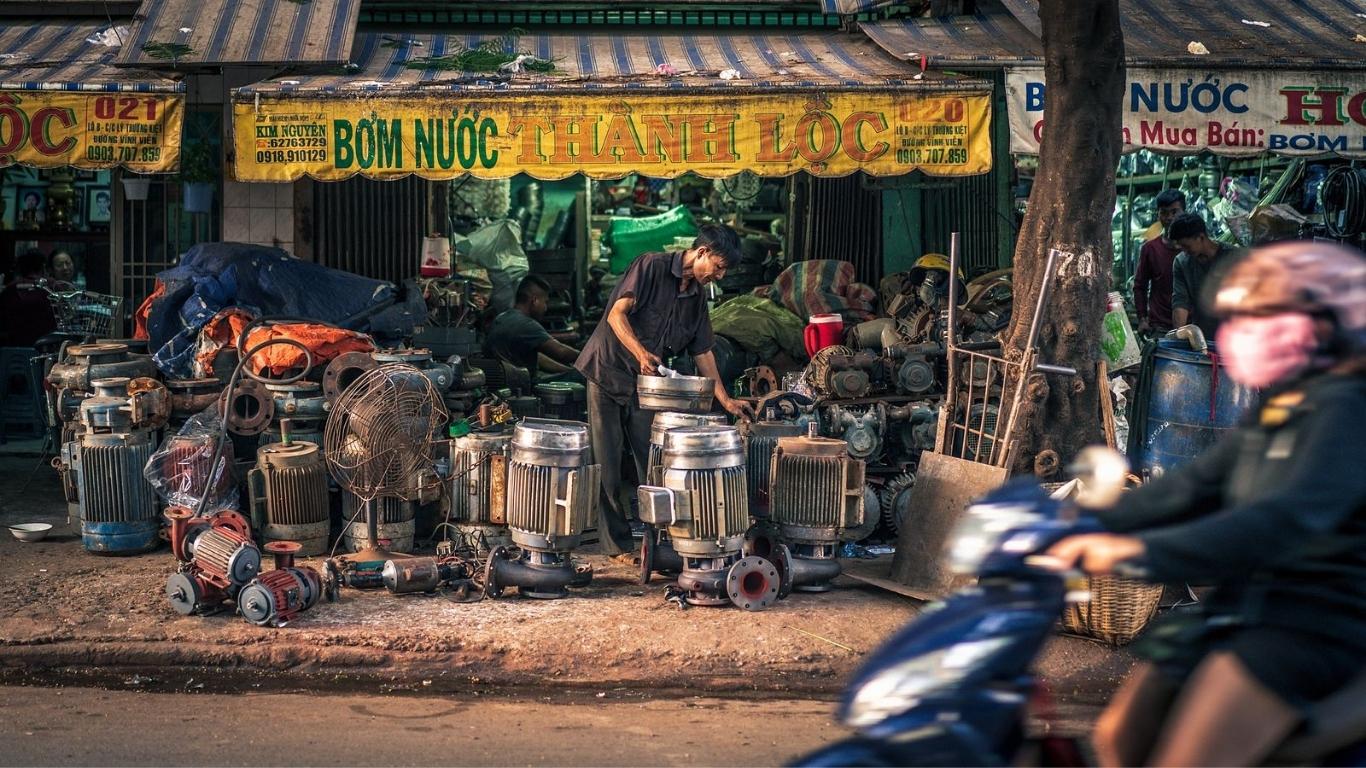 Nhat Tao market - the biggest electronic market in Saigon (Image: Saigoneer)