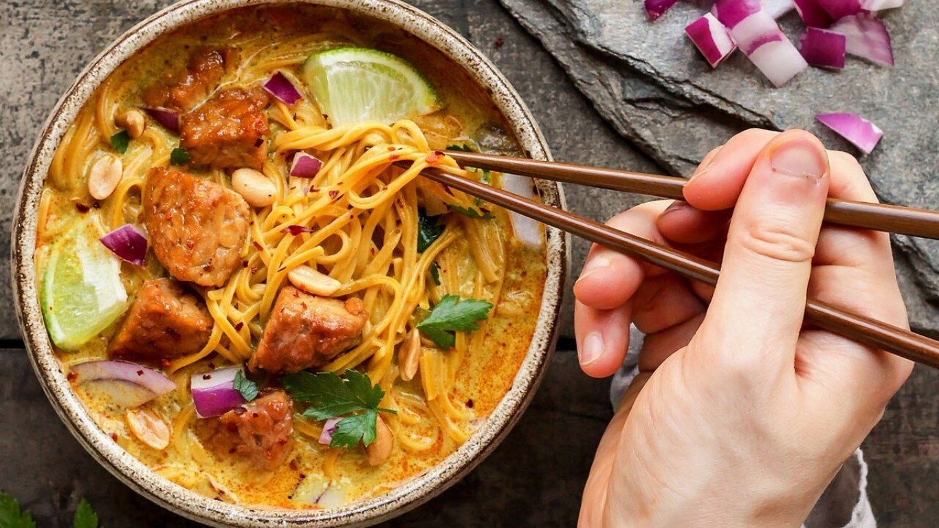 Khao Soi - Delicious "Pho" with Laos version (Image: Tripzone.vn)