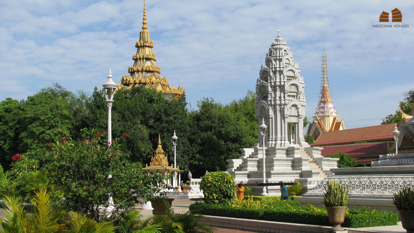 Stunning architecture Silver Pagoda