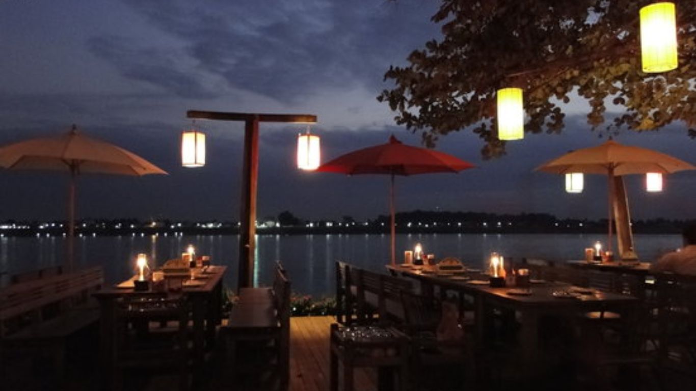 restaurant along vientiane river