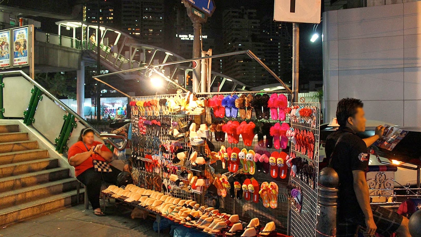 Local vendor in Sukhumvit Street Market