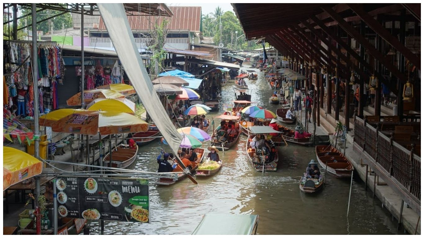 floating market in thailand
