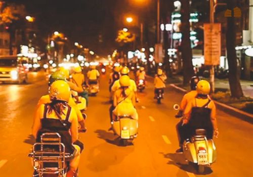 Saigon After Dark On Vespa Tour